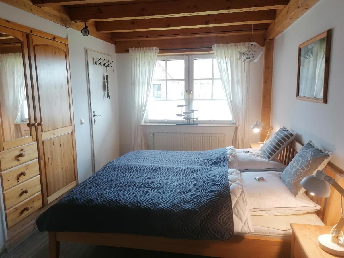 Boddenhus Auf Ruegen - Ferienwohnungen Und Pension Rappin Екстериор снимка