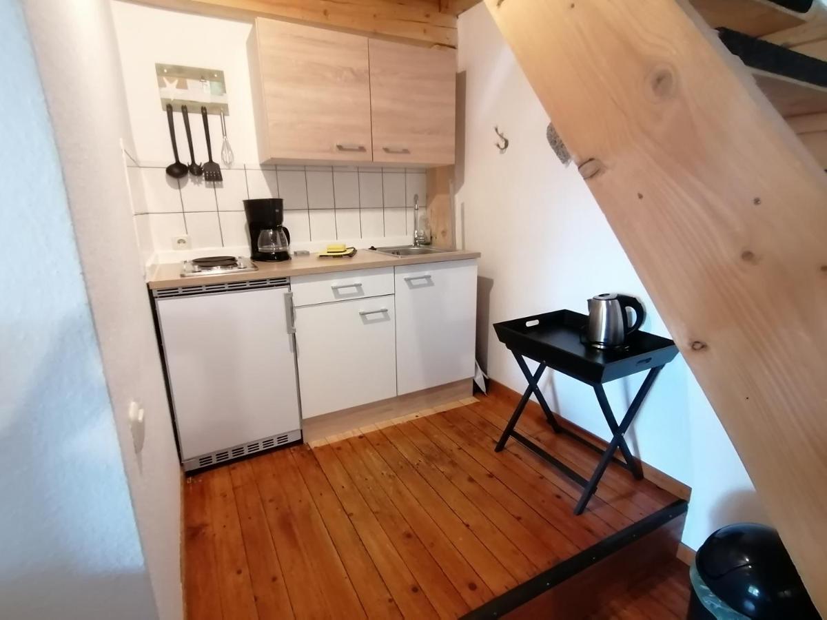 Boddenhus Auf Ruegen - Ferienwohnungen Und Pension Rappin Екстериор снимка