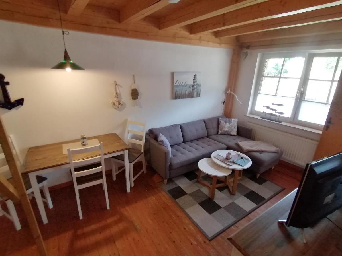 Boddenhus Auf Ruegen - Ferienwohnungen Und Pension Rappin Екстериор снимка