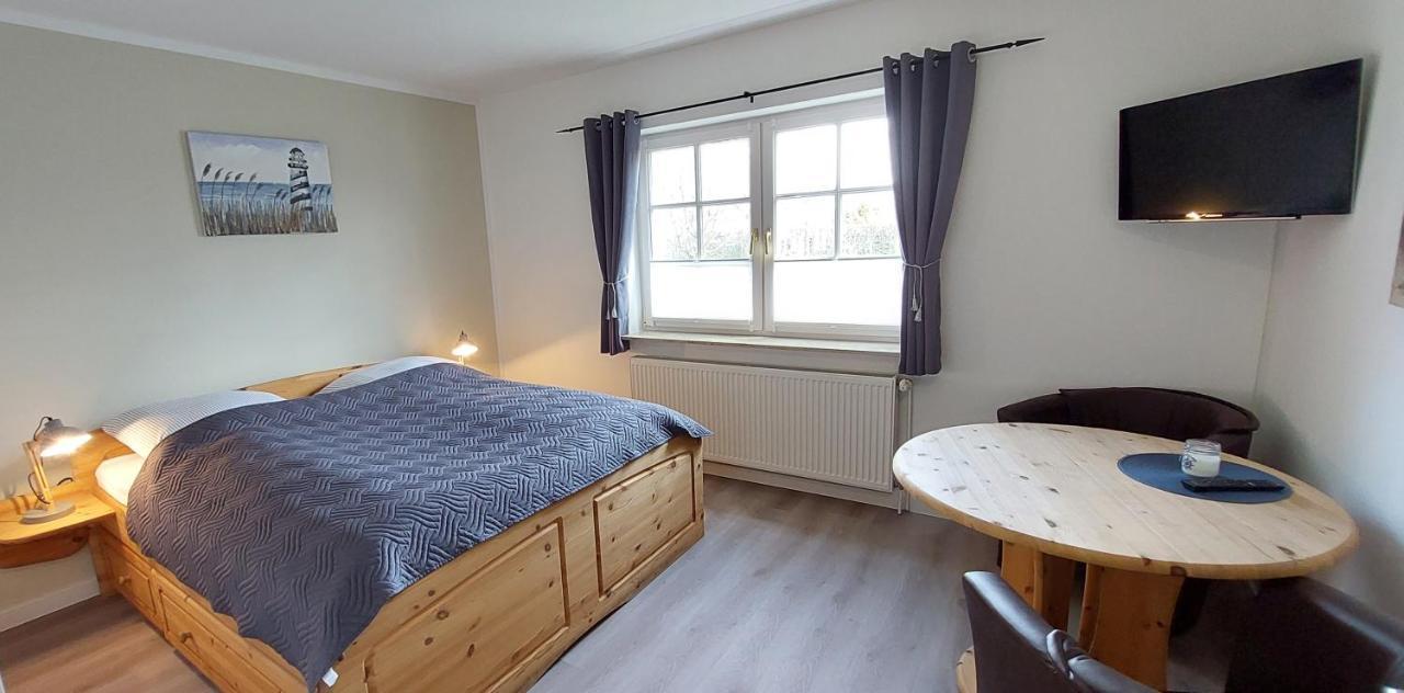 Boddenhus Auf Ruegen - Ferienwohnungen Und Pension Rappin Екстериор снимка